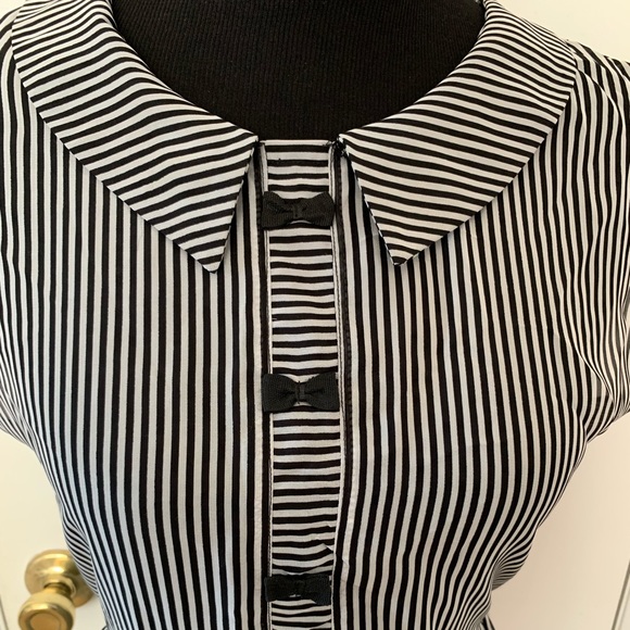 American Rag Collared black & white stripe bows - Picture 3 of 6